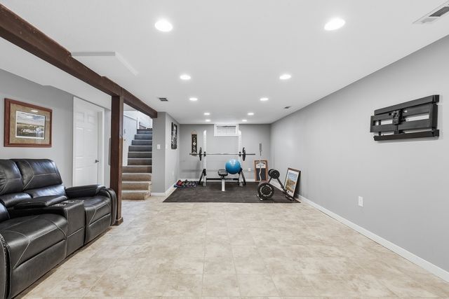 2323 Frances Place, Davenport, IA 52804