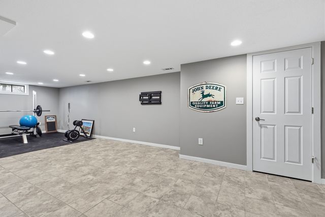 2323 Frances Place, Davenport, IA 52804