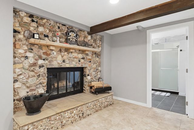 2323 Frances Place, Davenport, IA 52804