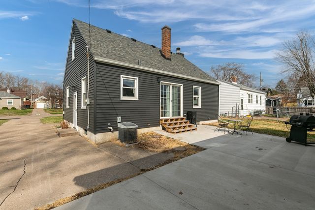 2323 Frances Place, Davenport, IA 52804