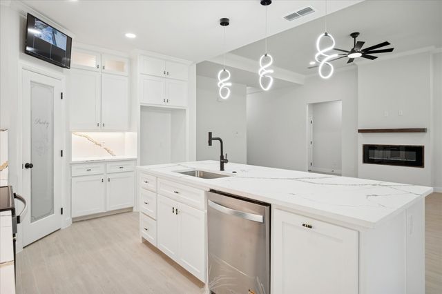 207 Driftwood Drive, Trinidad, TX 75163