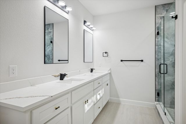 207 Driftwood Drive, Trinidad, TX 75163