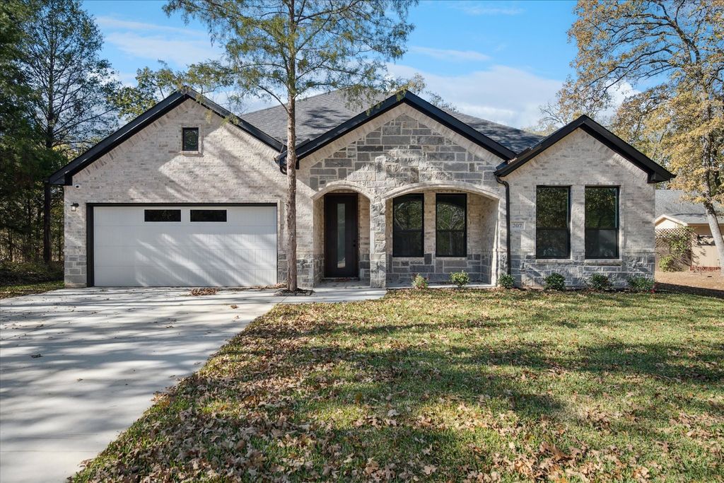 207 Driftwood Drive, Trinidad, TX 75163