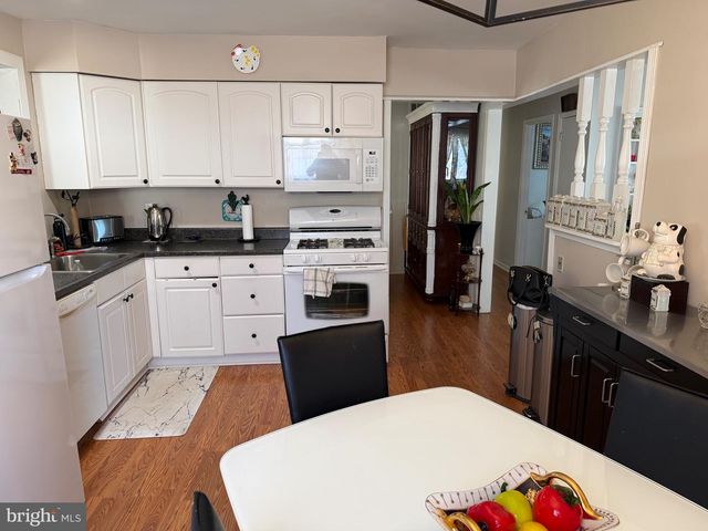 9 WILLINGBORO RD, Sewell, NJ 08080