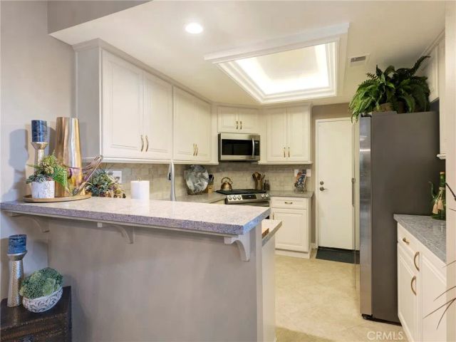 424 Country Club Drive A, Simi Valley, CA 93065