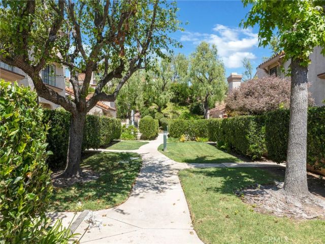424 Country Club Drive A, Simi Valley, CA 93065