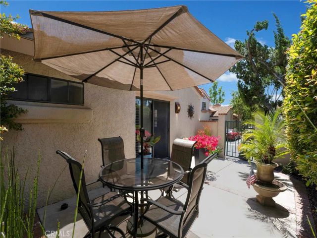 424 Country Club Drive A, Simi Valley, CA 93065