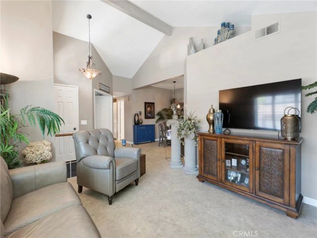 424 Country Club Drive A, Simi Valley, CA 93065