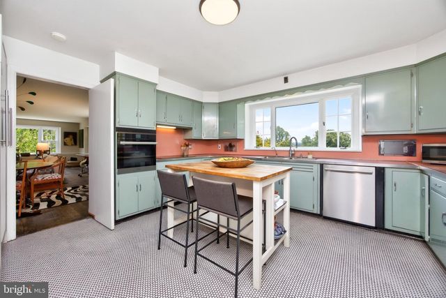 1015 CHESTER SPRINGS RD, Phoenixville, PA 19460