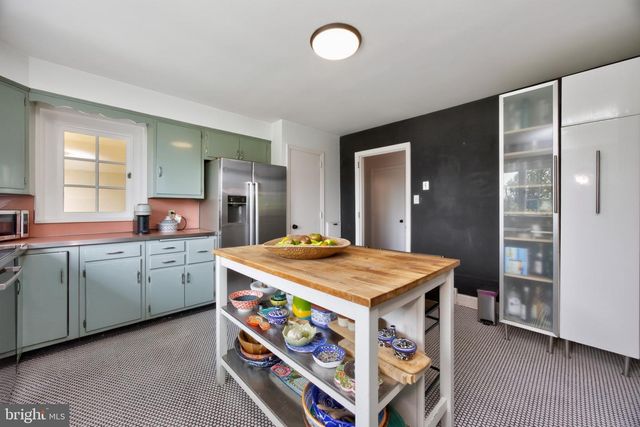1015 CHESTER SPRINGS RD, Phoenixville, PA 19460