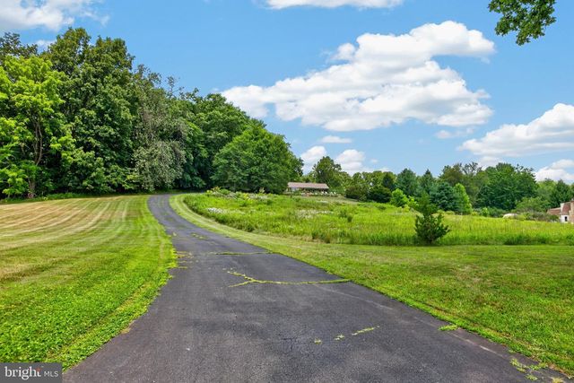 1015 CHESTER SPRINGS RD, Phoenixville, PA 19460