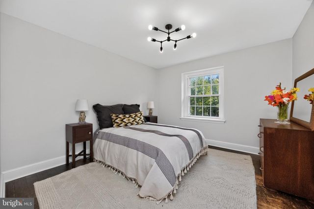 1015 CHESTER SPRINGS RD, Phoenixville, PA 19460
