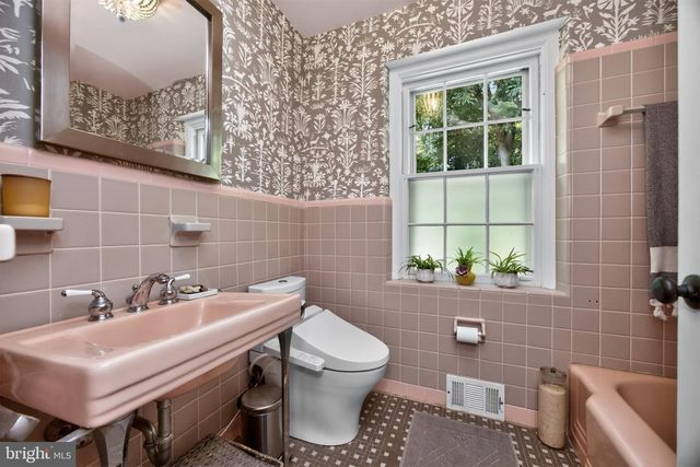 1015 CHESTER SPRINGS RD, Phoenixville, PA 19460