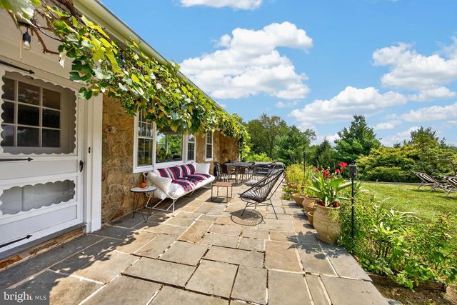 1015 CHESTER SPRINGS RD, Phoenixville, PA 19460
