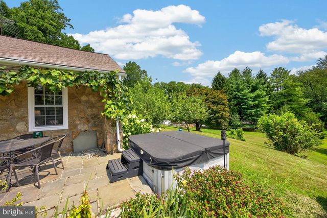 1015 CHESTER SPRINGS RD, Phoenixville, PA 19460