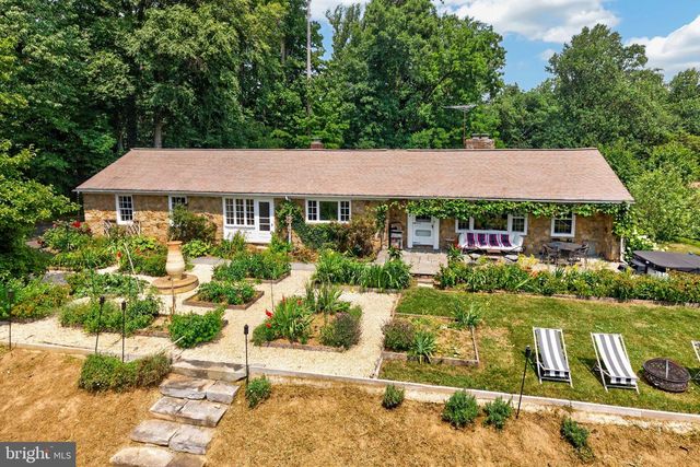 1015 CHESTER SPRINGS RD, Phoenixville, PA 19460