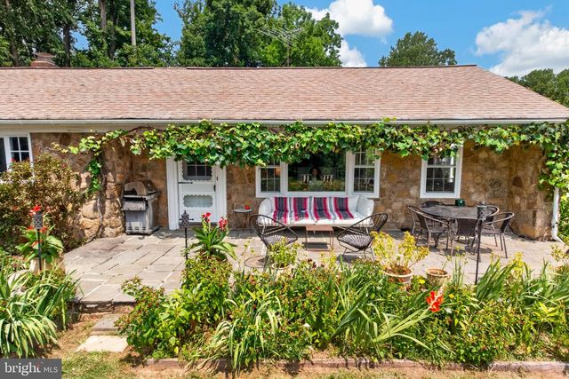 1015 CHESTER SPRINGS RD, Phoenixville, PA 19460