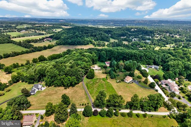 1015 CHESTER SPRINGS RD, Phoenixville, PA 19460