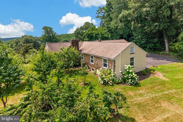 1015 CHESTER SPRINGS RD, Phoenixville, PA 19460