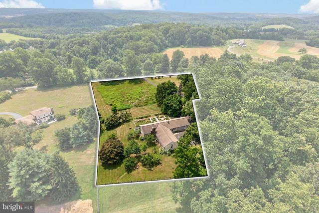 1015 CHESTER SPRINGS RD, Phoenixville, PA 19460