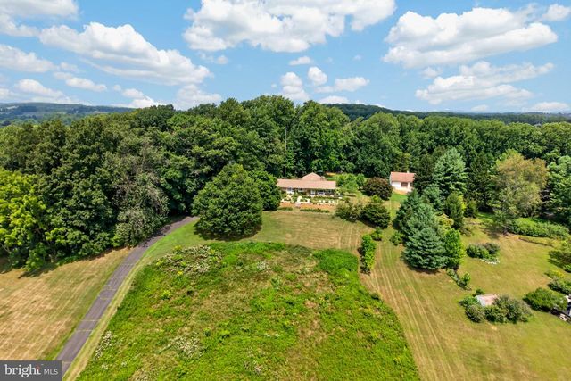1015 CHESTER SPRINGS RD, Phoenixville, PA 19460