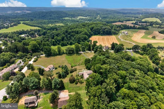 1015 CHESTER SPRINGS RD, Phoenixville, PA 19460
