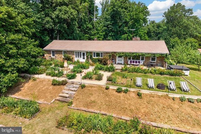 1015 CHESTER SPRINGS RD, Phoenixville, PA 19460