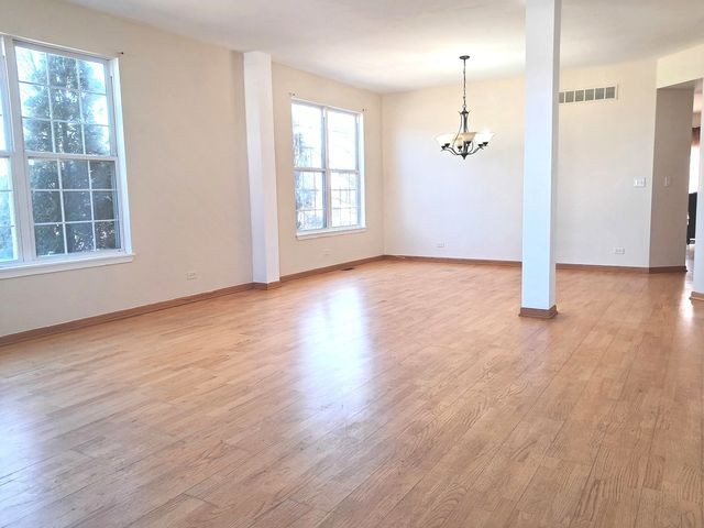 7720 Mossheather Drive, Joliet, IL 60431