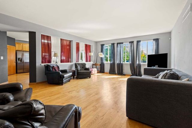 7720 Mossheather Drive, Joliet, IL 60431