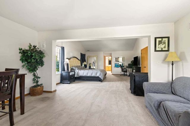 7720 Mossheather Drive, Joliet, IL 60431