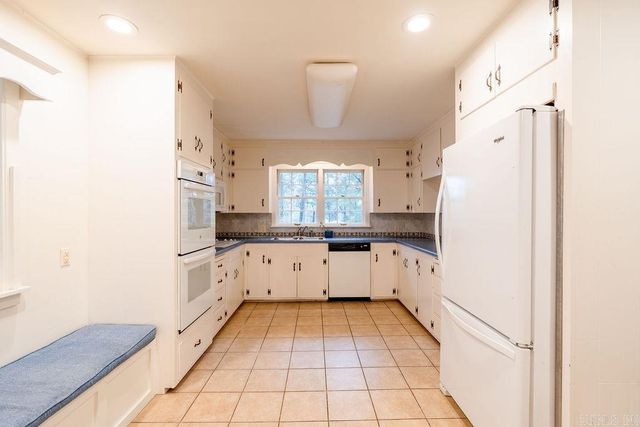 1408 Hillcrest Drive, Searcy, AR 72143