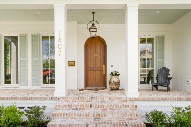1739 Latexo Drive, Houston, TX 77018