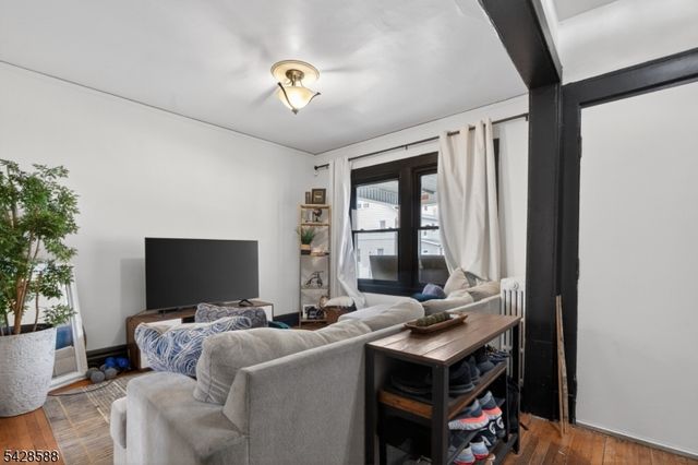 52 Clifford St, East Orange City, NJ 07018