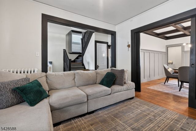 52 Clifford St, East Orange City, NJ 07018