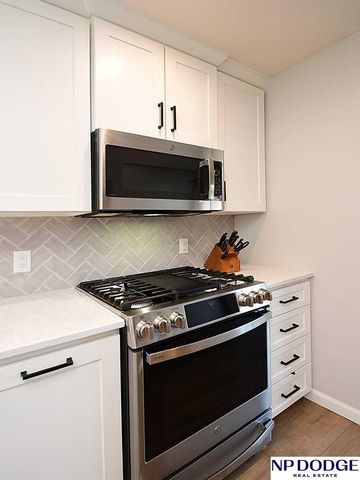 15006 Cuming Street, Omaha, NE 68154