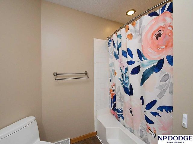 15006 Cuming Street, Omaha, NE 68154