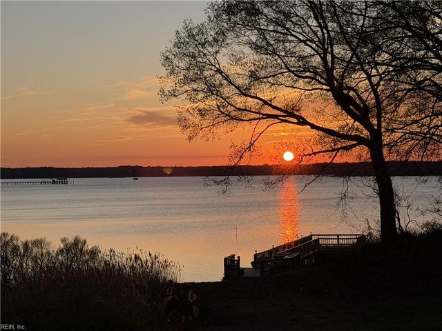 118 Sleepy Point WAY, Suffolk, VA 23435