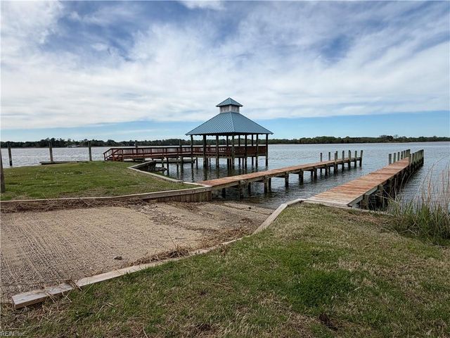 118 Sleepy Point WAY, Suffolk, VA 23435