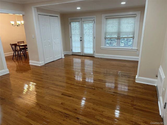 67 Clinch Avenue, Garden City, NY 11530