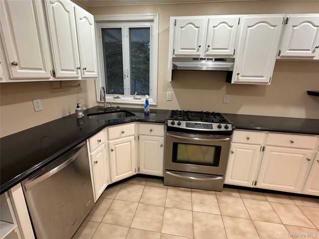67 Clinch Avenue, Garden City, NY 11530