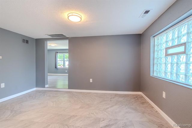 11472 Cadillac Avenue, Warren, MI 48089