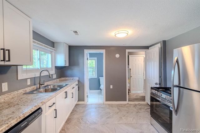 11472 Cadillac Avenue, Warren, MI 48089