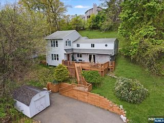 17 Albanese Road, Haledon, NJ 07508