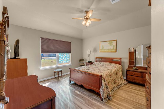 1209 E Avenue F, Lampasas, TX 76550