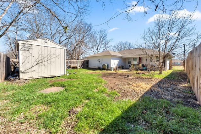 1209 E Avenue F, Lampasas, TX 76550