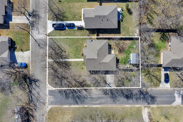 1209 E Avenue F, Lampasas, TX 76550