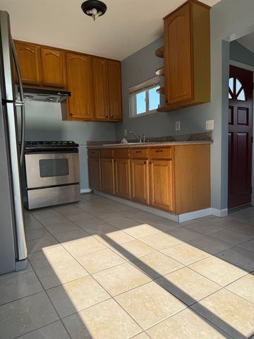 2416 - 2414 Linden Street, Oakland, CA 94607