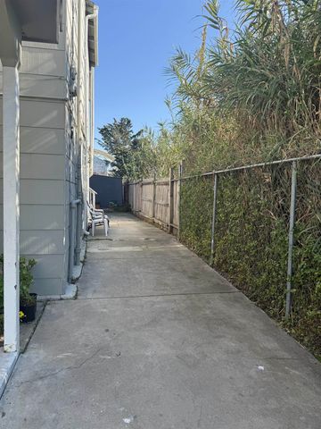 2416 - 2414 Linden Street, Oakland, CA 94607