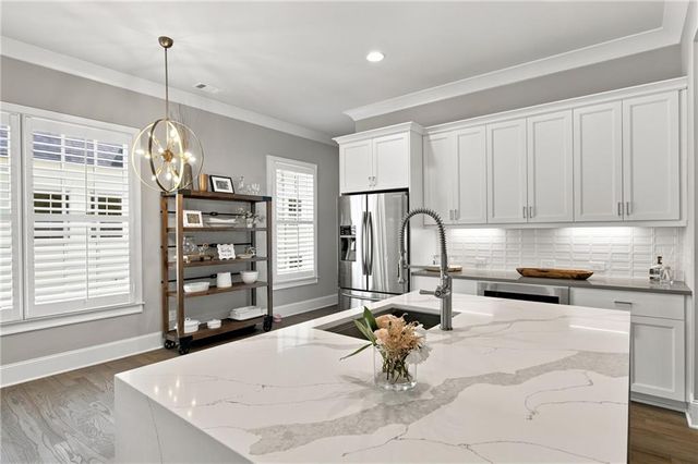 140 Clover Court, Roswell, GA 30075