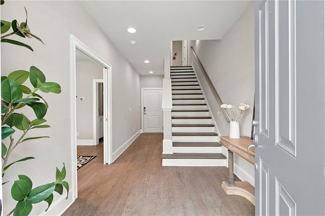 140 Clover Court, Roswell, GA 30075